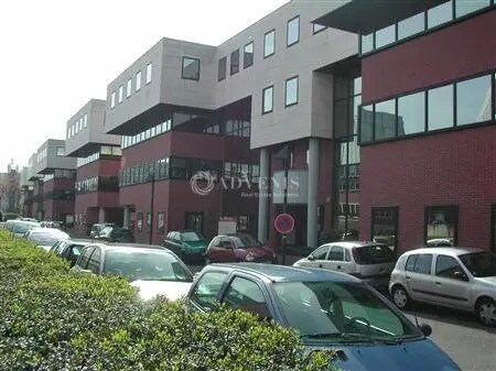 Office in Le Pecq for lease - Building Photo - Image 2 of 2