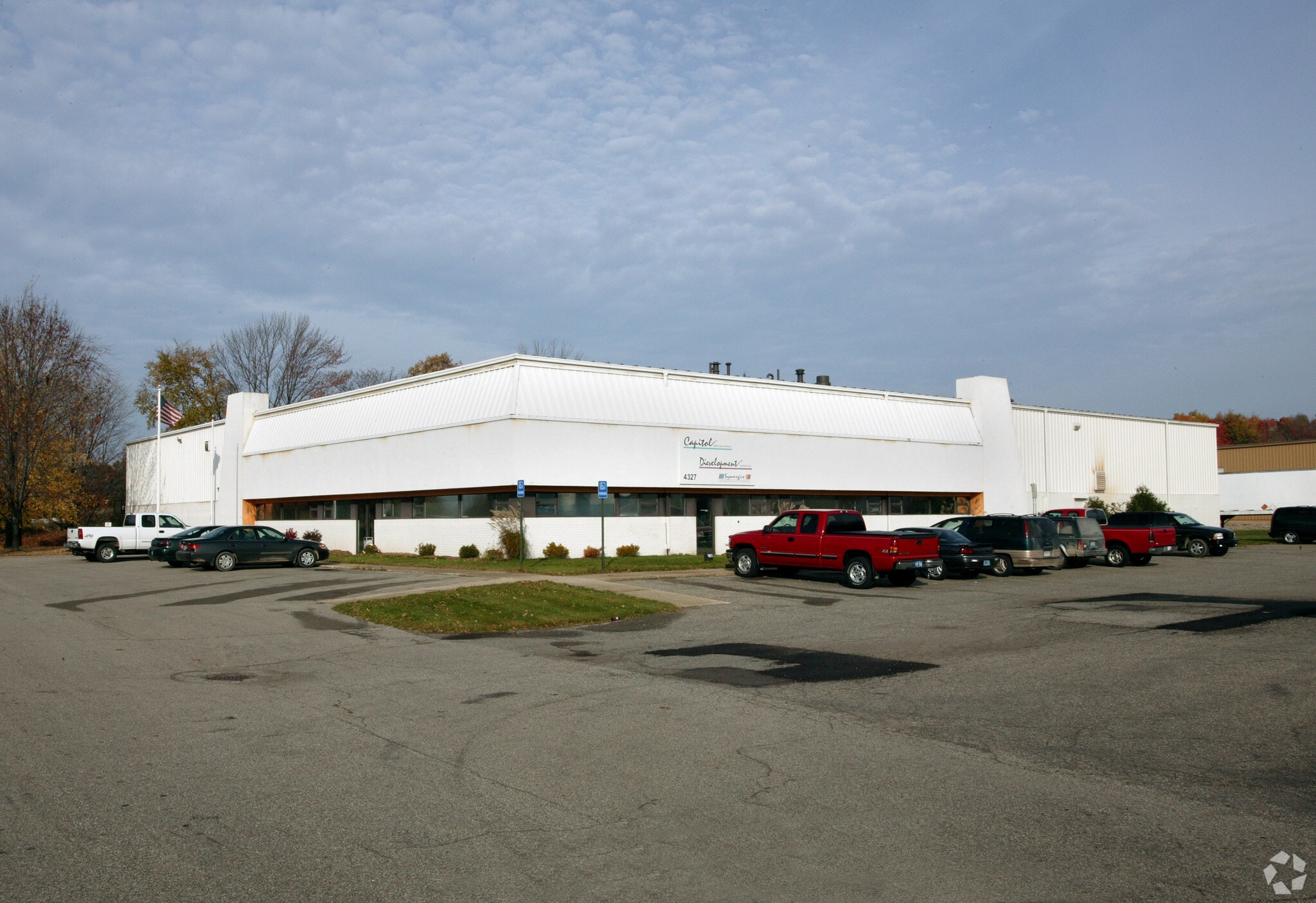 4327 Airlane Dr SE, Grand Rapids, MI for sale Primary Photo- Image 1 of 4