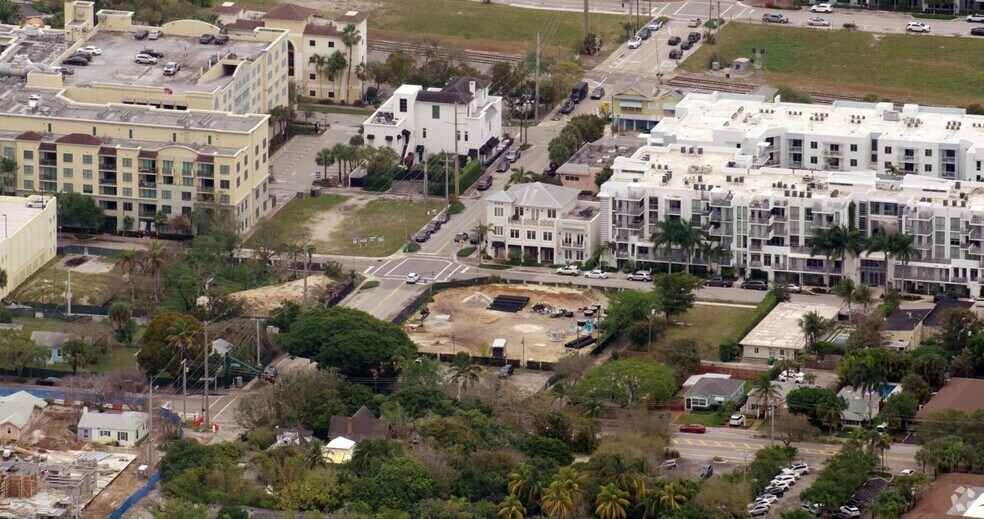 100 SE 1st Ave Delray Beach, Delray Beach, FL à louer - Photo du bâtiment - Image 2 de 20