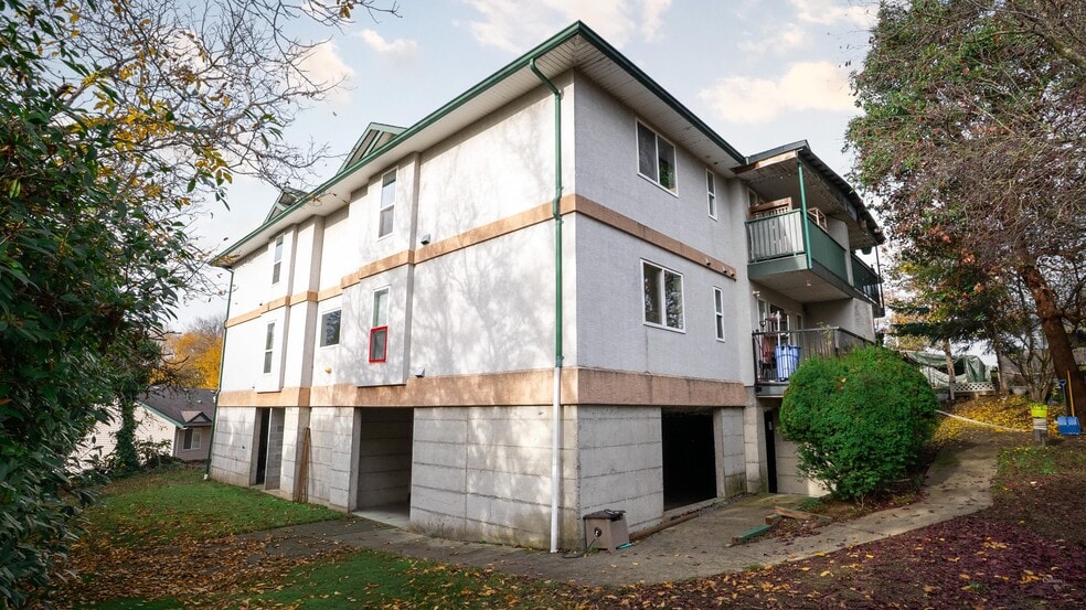 260 Craig St, Nanaimo, BC à vendre - Photo du bâtiment - Image 3 de 9