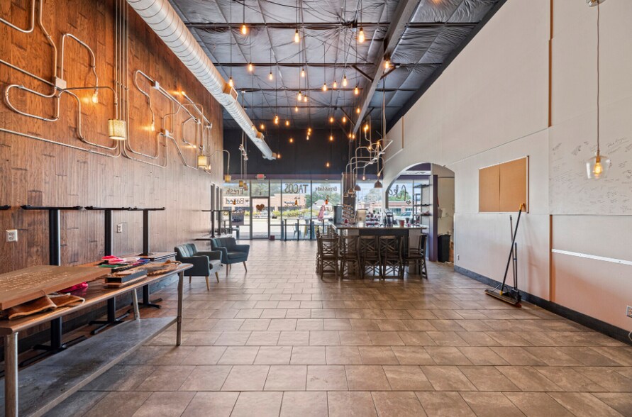 11703-11729 Spring Cypress Rd, Tomball, TX for lease - Interior Photo - Image 3 of 10