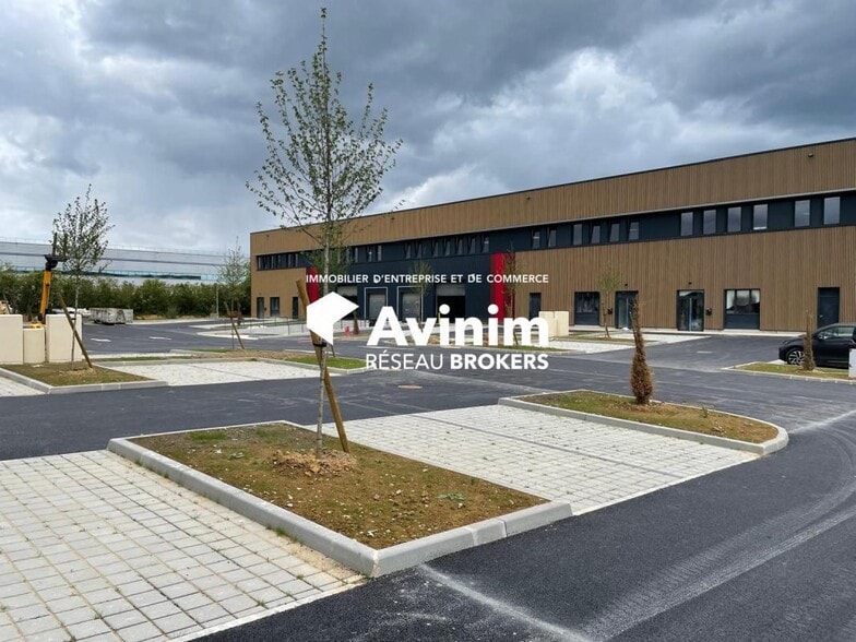 Industrial in Mitry Mory for lease - Building Photo - Image 3 of 7