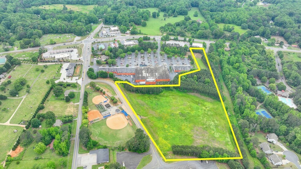 8138 CUMMING Hwy, Canton, GA for sale - Building Photo - Image 2 of 13