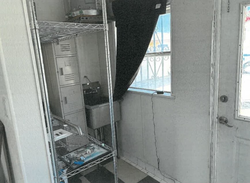 945 N Azusa Ave, Azusa, CA à vendre Photo intérieure- Image 1 de 3