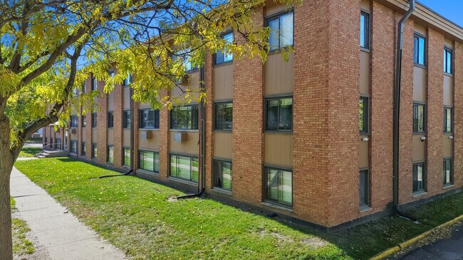 More details for 729 Oakdale Ave, Saint Paul, MN - Multifamily for Sale