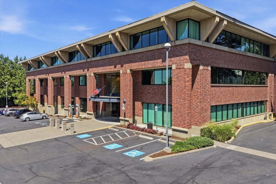 10365 SE Sunnyside Rd, Clackamas, OR for lease - Building Photo - Image 3 of 14
