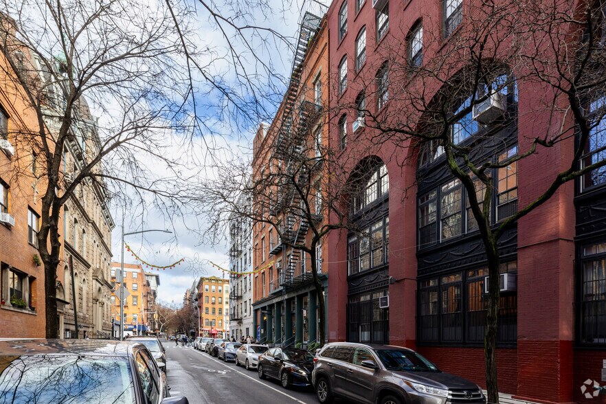 150 Thompson St, New York, NY à louer - Photo du bâtiment - Image 2 de 7