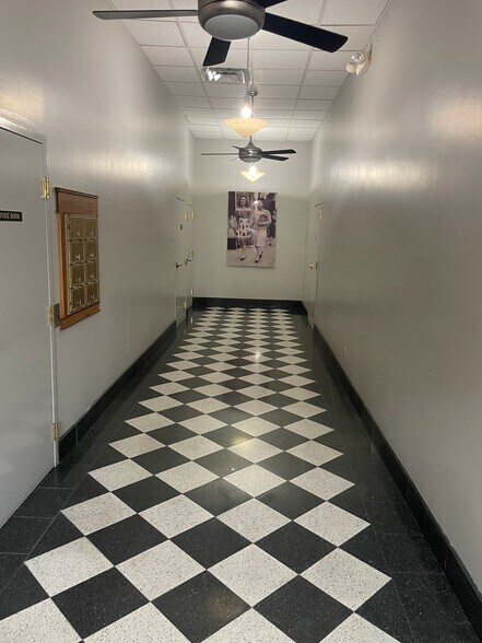 419 W Broadway St, Muskogee, OK à louer - Photo principale - Image 1 de 11