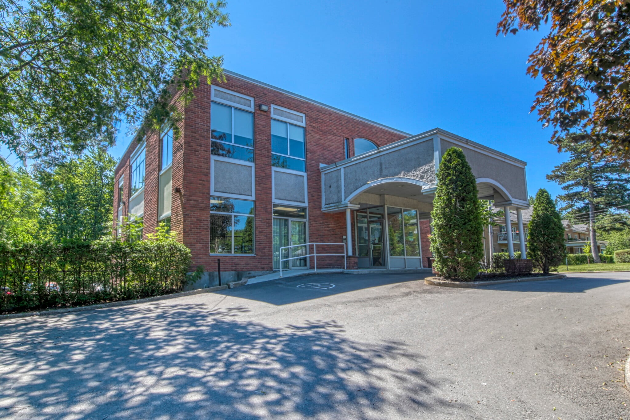 400 Ch De La Grande-Côte, Rosemère, QC for sale Building Photo- Image 1 of 1