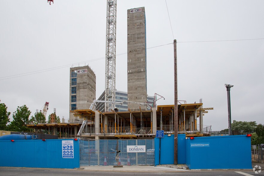 100 Bollo Ln, Londres à louer - Photo du bâtiment - Image 3 de 4