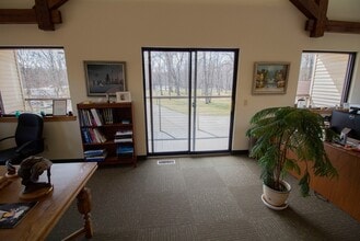 310 Custer Dr, Battle Creek, MI for sale Interior Photo- Image 1 of 20