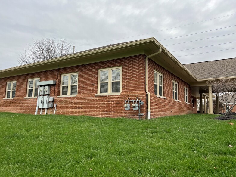 103 Commerce Park Dr, Westerville, OH for lease - Building Photo - Image 2 of 18