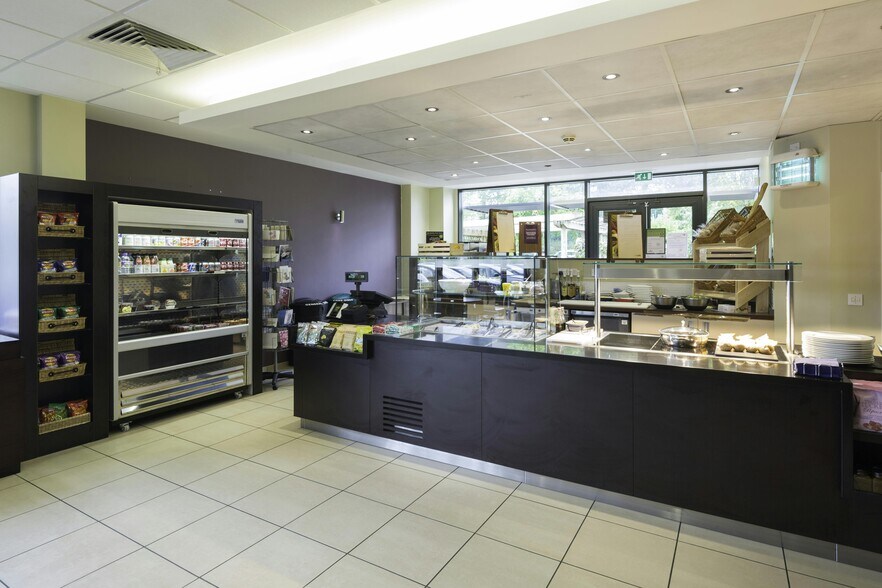 1 Seebeck Pl, Milton Keynes à louer - Photo du bâtiment - Image 3 de 7