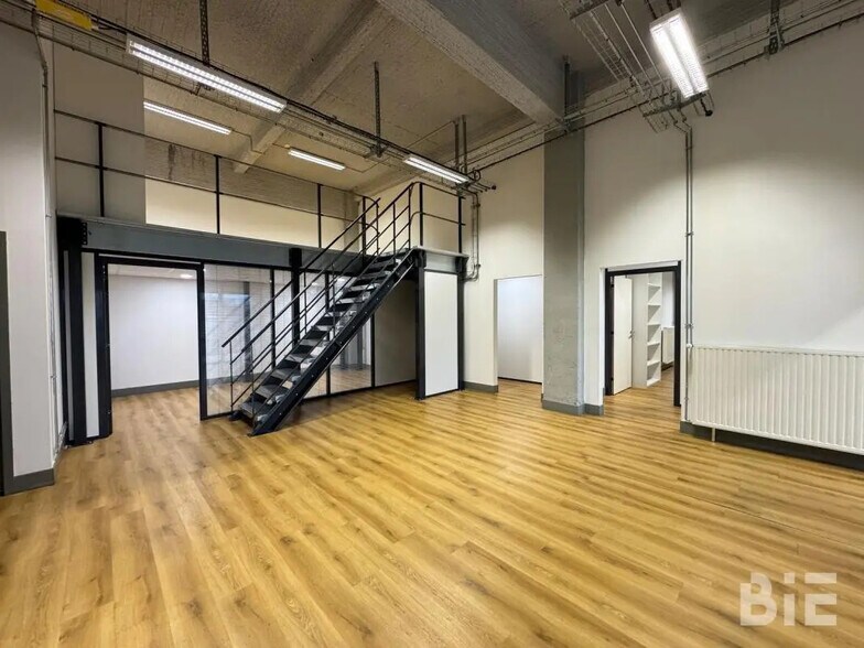 Office in Bègles for lease - Interior Photo - Image 3 of 6