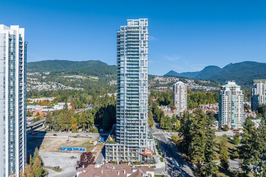1182 Westwood St, Coquitlam, BC à vendre - Photo du bâtiment - Image 3 de 5
