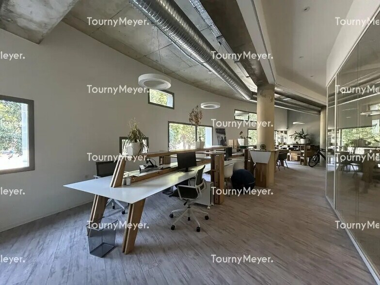 Office in Montpellier for lease - Interior Photo - Image 1 of 5