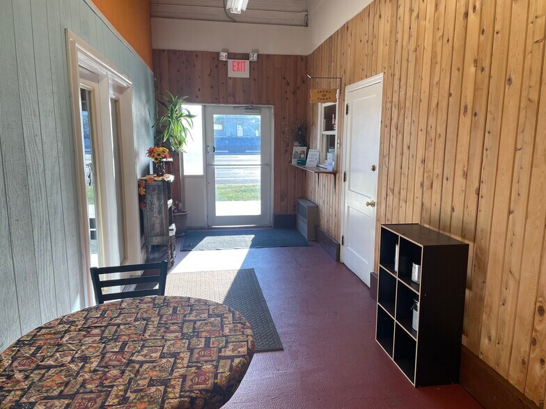 202 S 3rd St, Coopersburg, PA à louer - Photo du bâtiment - Image 2 de 15