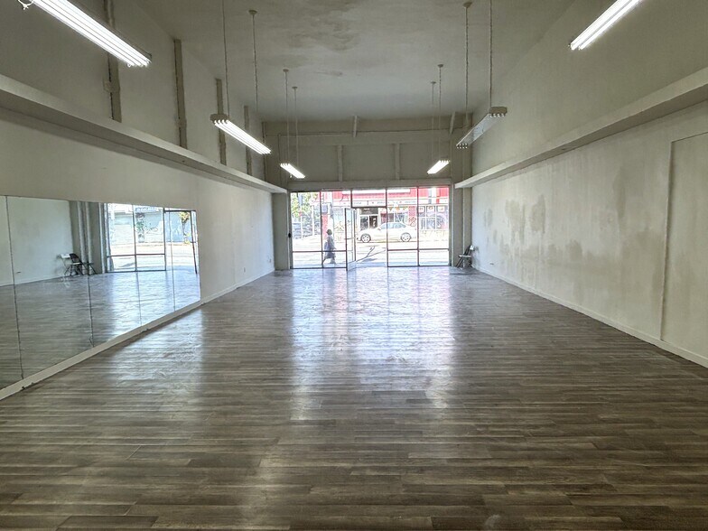 5536-5542 Santa Monica Blvd, Los Angeles, CA à louer - Photo intérieure - Image 3 de 18