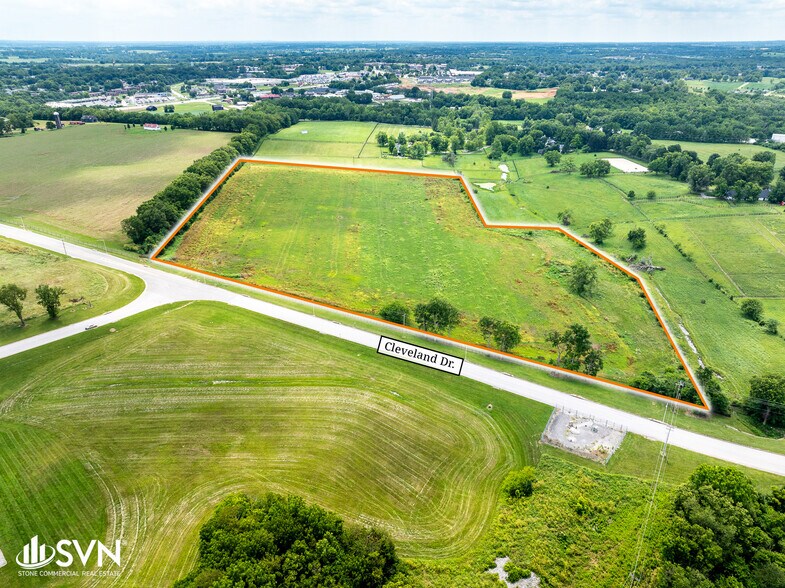 Cleveland Dr, Paris, KY à vendre - Photo du bâtiment - Image 3 de 6