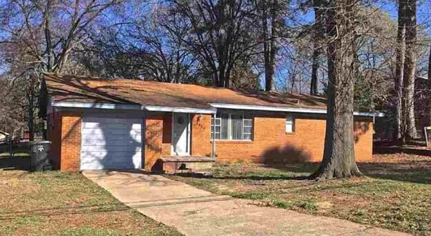 2424 Rodge Dr, Tyler, TX à vendre - Photo principale - Image 1 de 22