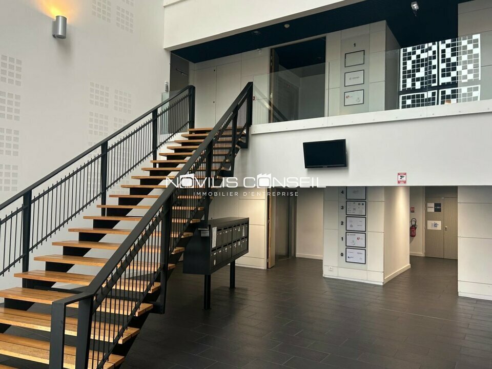 Office in Toulouse for lease Lobby- Image 1 of 9