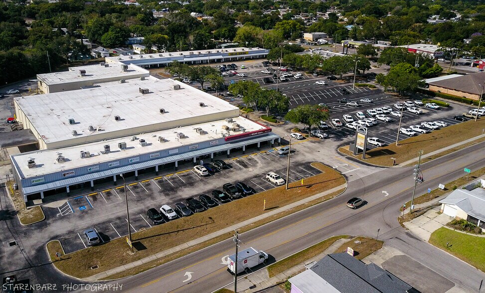 4454 Grand Blvd, New Port Richey, FL à louer - Photo du bâtiment - Image 1 de 2