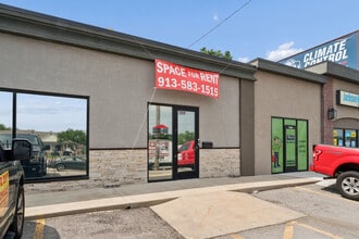 7801-7811 Shawnee Mission Pky, Overland Park, KS for lease Building Photo- Image 2 of 18