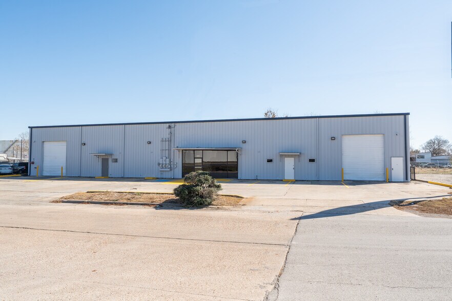 10132 Buxton St, Houston, TX à louer - Photo du bâtiment - Image 1 de 17