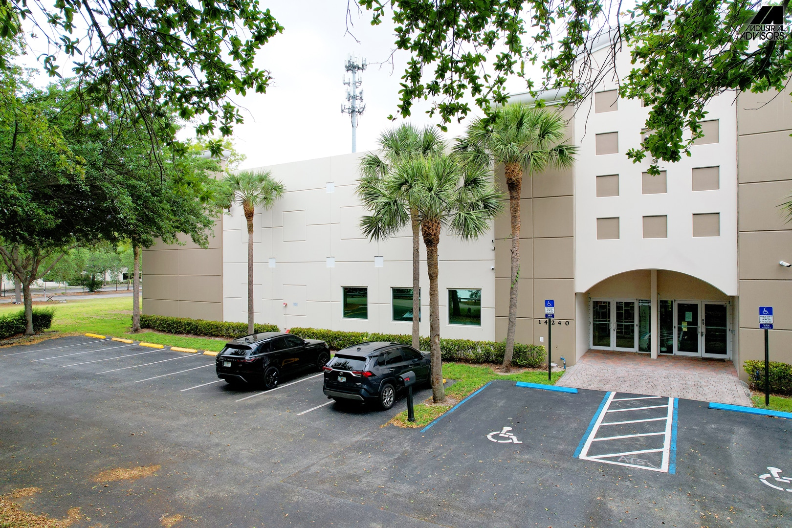 14240 Palmetto Frontage Rd, Miami Lakes, FL for lease Interior Photo- Image 1 of 16