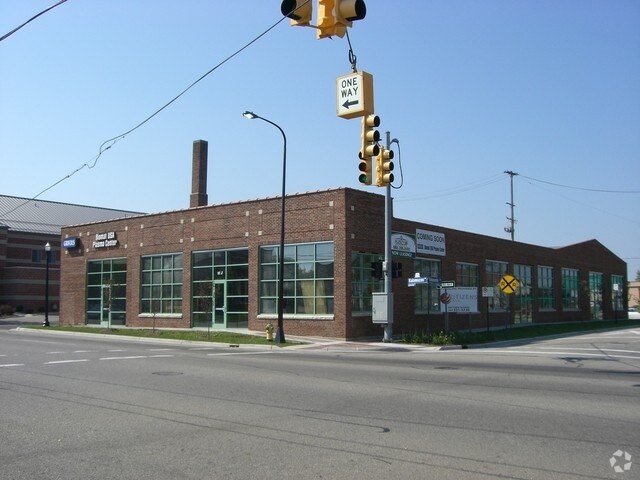 167 E Kalamazoo Ave, Kalamazoo, MI à louer - Photo principale - Image 1 de 6