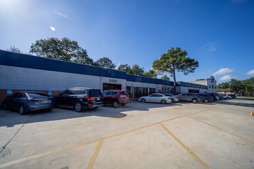 5435 S Braeswood Blvd, Houston, TX à vendre - Photo du bâtiment - Image 2 de 18