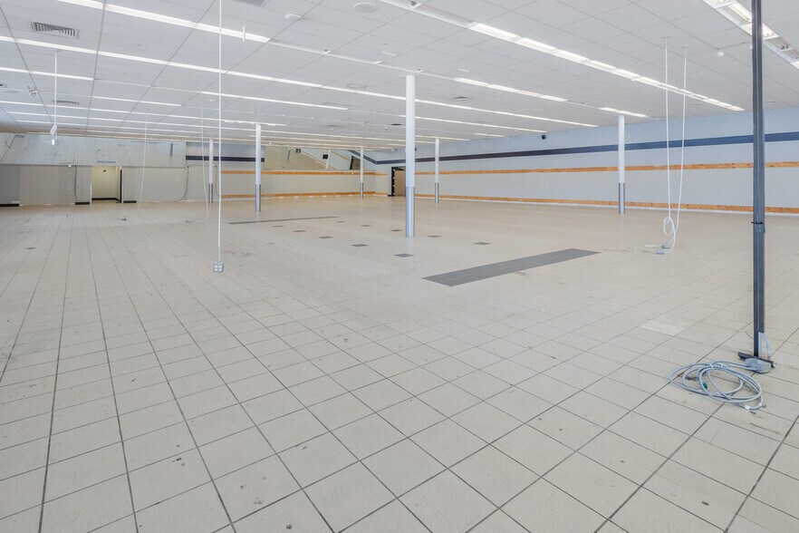 17 Crystal Ave, Derry, NH à louer - Photo intérieure - Image 3 de 6