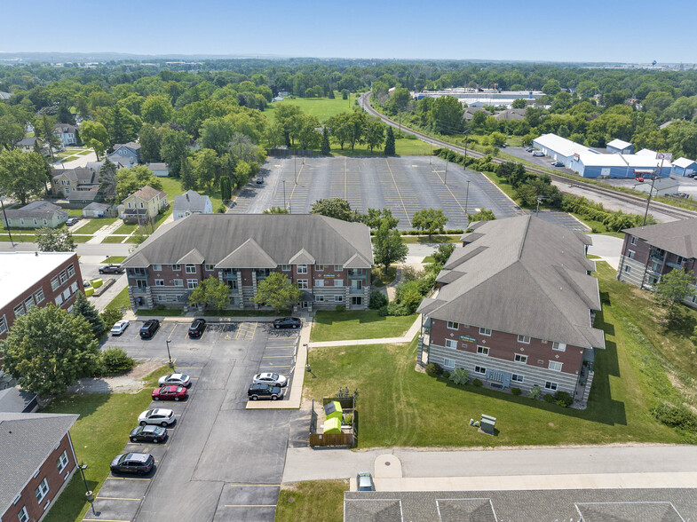 420-436 College Ave, De Pere, WI for sale - Building Photo - Image 1 of 53