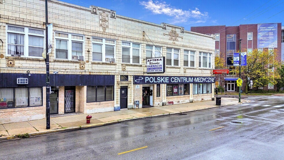 3025 N Milwaukee Ave, Chicago, IL à louer - Photo du bâtiment - Image 3 de 7