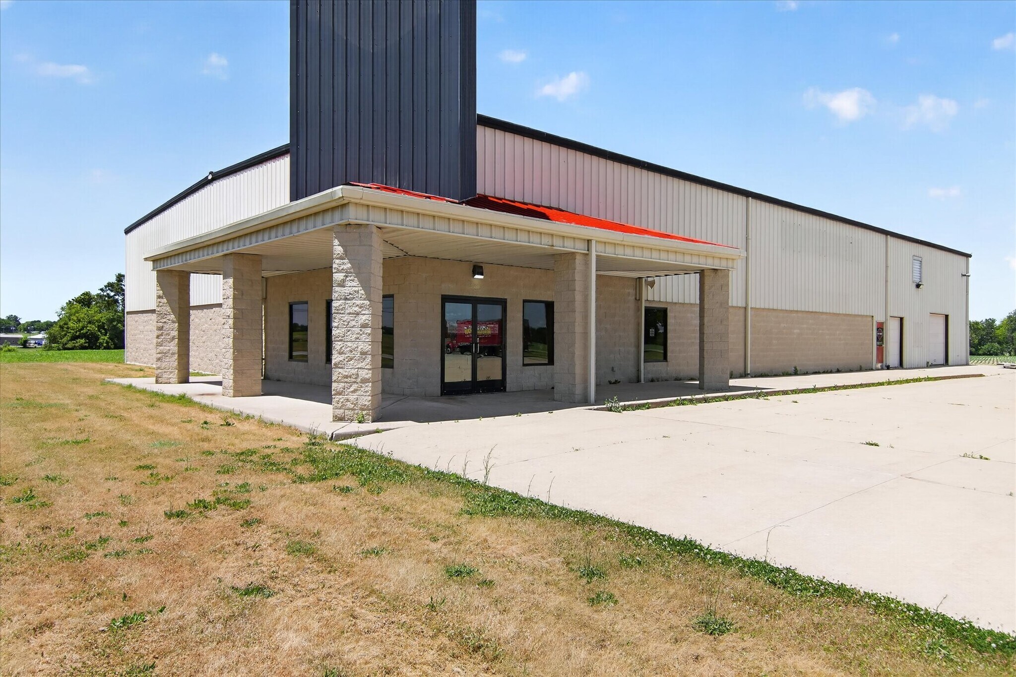8080 Matthews Hwy, Tecumseh, MI à vendre Photo du bâtiment- Image 1 de 11