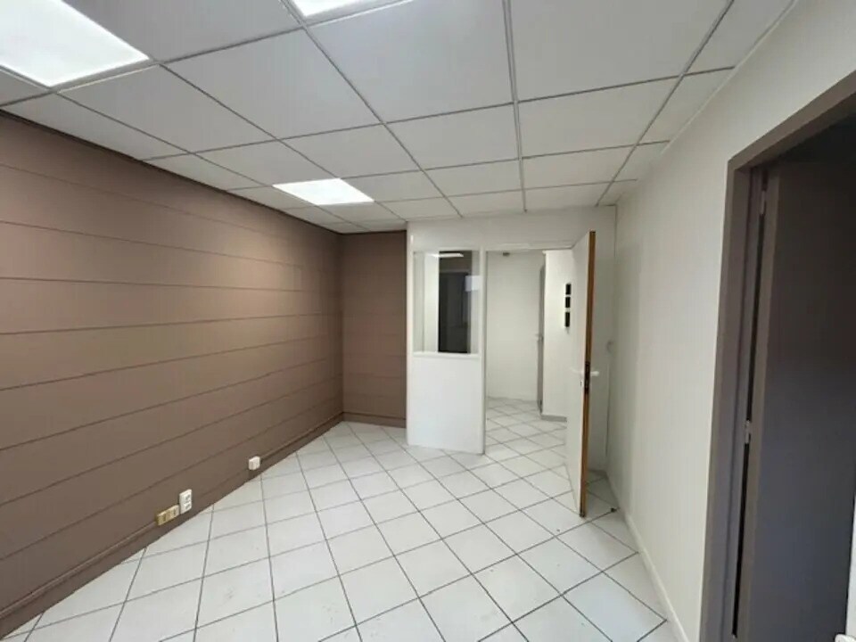 Office in Montpellier for lease Interior Photo- Image 1 of 8