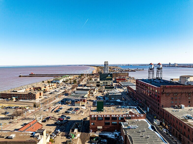 325 S Lake Ave, Duluth, MN à louer - Photo du bâtiment - Image 3 de 31