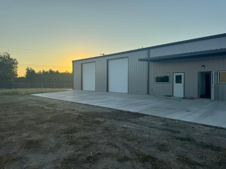 4362 29 Hwy, Bertram, TX à louer - Photo du bâtiment - Image 2 de 8