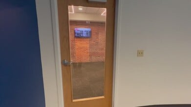 235 Promenade St, Providence, RI à louer - Vidéo sur l’inscription commerciale 