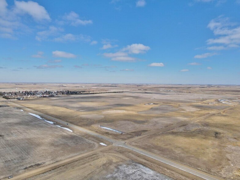 8286 83rd Ave NW, Lignite, ND à vendre - Photo du bâtiment - Image 3 de 45