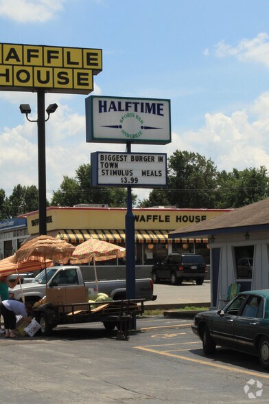 508 Lexington St, Versailles, KY à vendre - Photo du bâtiment - Image 2 de 4