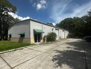 2303 58th Ave E, Bradenton, FL for lease Interior Photo- Image 2 of 22