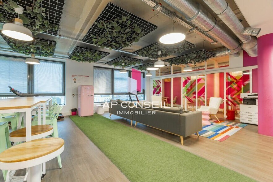 Office in Versailles for sale - Interior Photo - Image 1 of 6