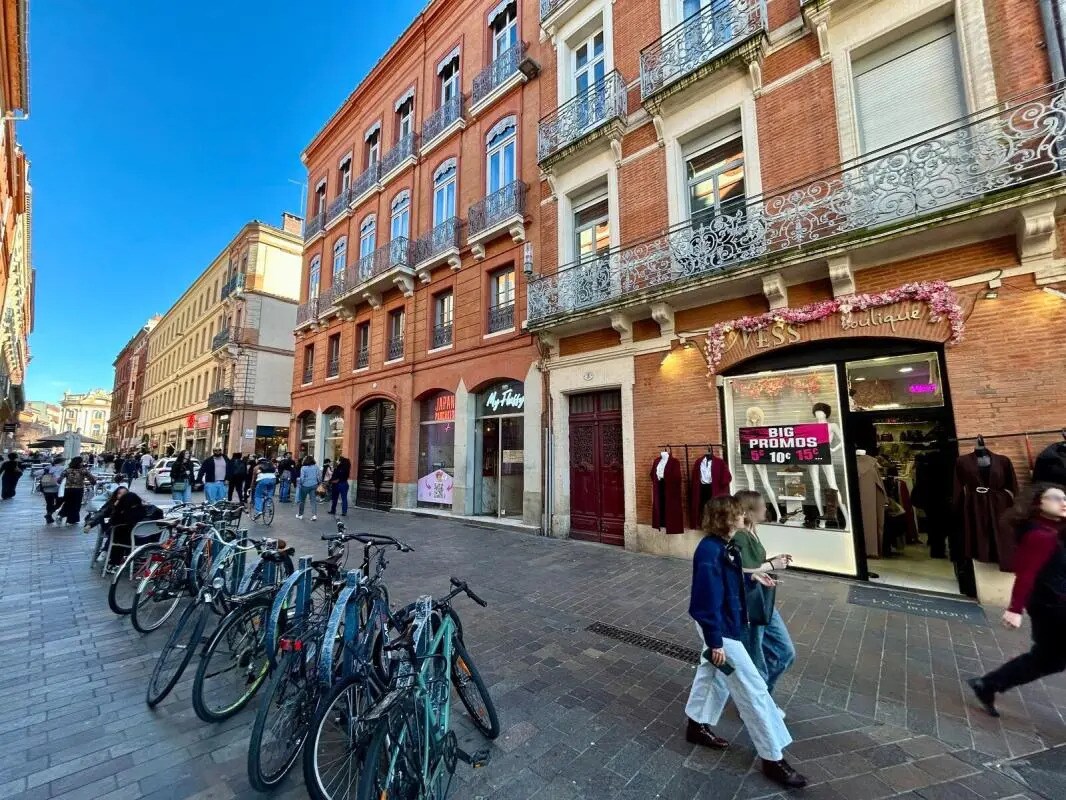 Office in Toulouse for lease Building Photo- Image 1 of 10
