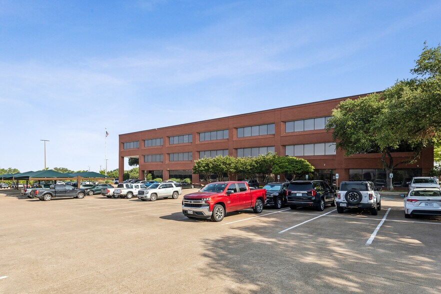 2121 Midway Rd, Carrollton, TX à louer - Photo du bâtiment - Image 3 de 22