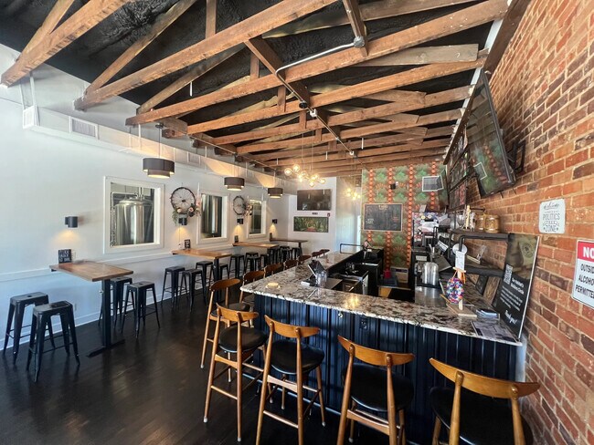 Plus de détails pour 227 W Jackson St, Thomasville, GA - Commerce de détail à vendre