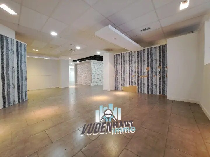 Retail in Portet-sur-Garonne for lease - Interior Photo - Image 3 of 8