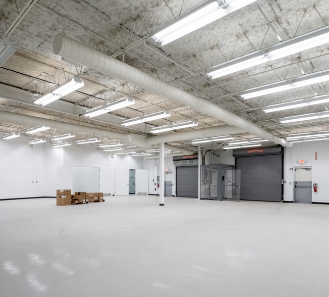 1688 Phoenix Pky, College Park, GA for lease - Interior Photo - Image 3 of 37