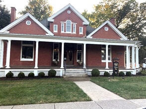 143 4th Ave N, Franklin, TN à louer Photo du bâtiment- Image 2 de 11