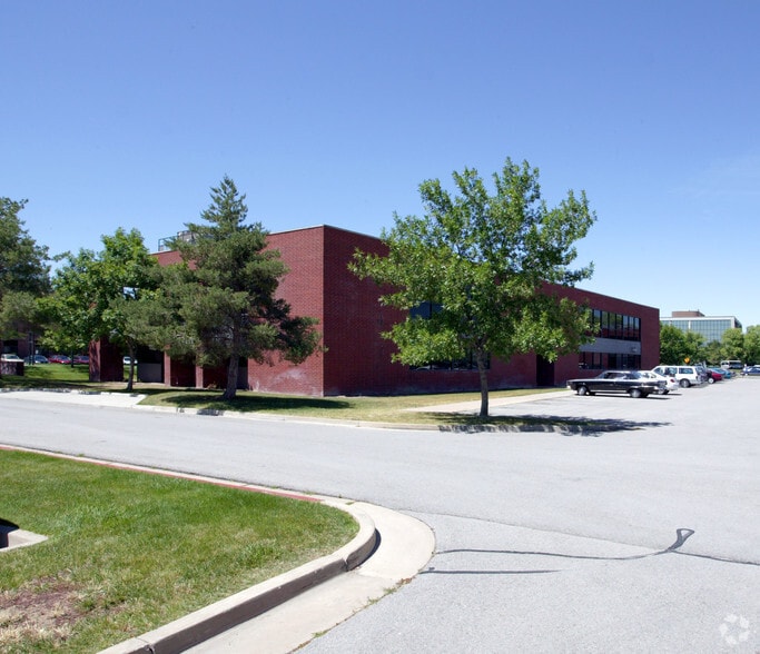 5160 Wiley Post Way, Salt Lake City, UT for lease - Building Photo - Image 2 of 4